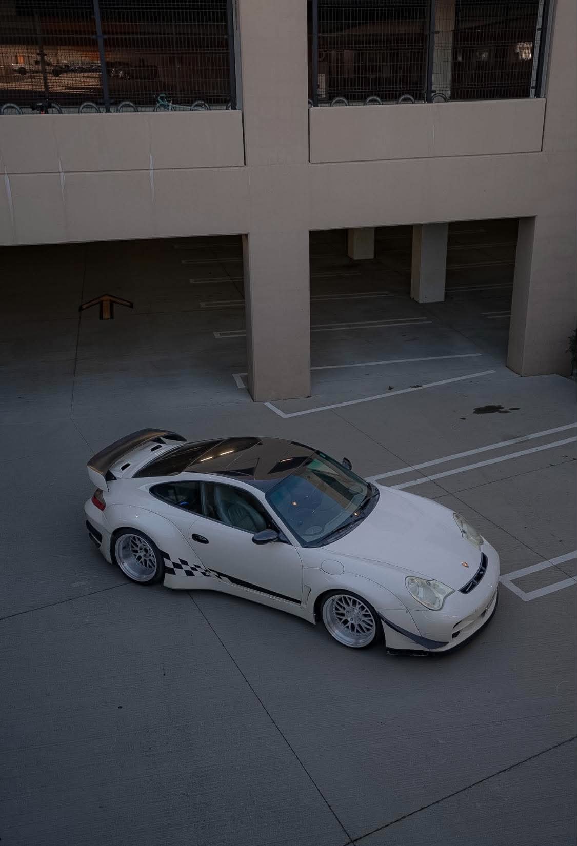 BRS Aero Design widebody Porsche 996, front three-quarter from above